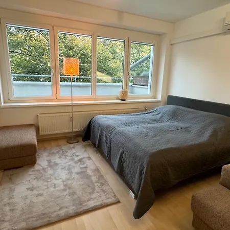 Apartment 3 - Klimaanlage, Grosses Sofa, Cafe & Wlan, Selfcheckin, Parkplatz, Fuer 5 Gaeste Linz