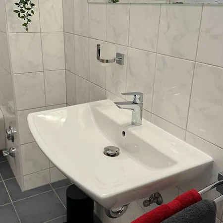 3 - Klimaanlage, Grosses Sofa, Cafe & Wlan, Selfcheckin, Parkplatz, Fuer 5 Gaeste Lägenhet Linz