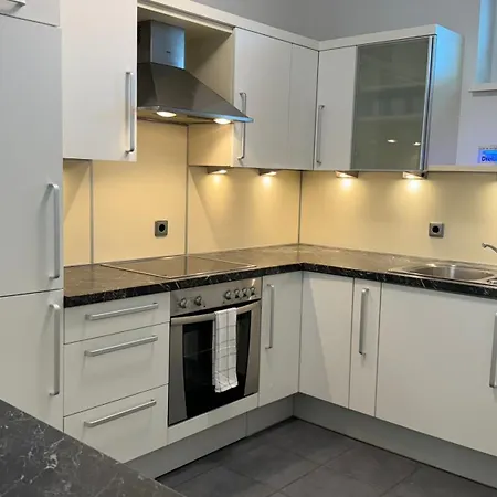 3 - Klimaanlage, Grosses Sofa, Cafe & Wlan, Selfcheckin, Parkplatz, Fuer 5 Gaeste * Linz
