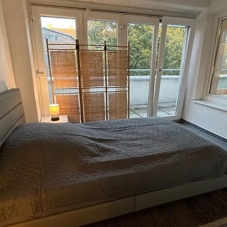 3 - Klimaanlage, Grosses Sofa, Cafe & Wlan, Selfcheckin, Parkplatz, Fuer 5 Gaeste *