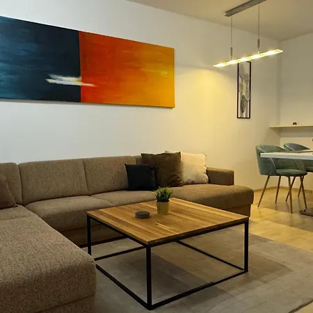 3 - Klimaanlage, Grosses Sofa, Cafe & Wlan, Selfcheckin, Parkplatz, Fuer 5 Gaeste *