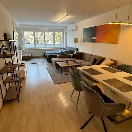 3 - Klimaanlage, Grosses Sofa, Cafe & Wlan, Selfcheckin, Parkplatz, Fuer 5 Gaeste * Linz