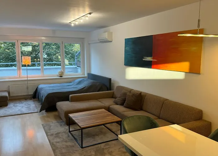 Apartment 3 - Klimaanlage, Grosses Sofa, Cafe & Wlan, Selfcheckin, Parkplatz, Fuer 5 Gaeste